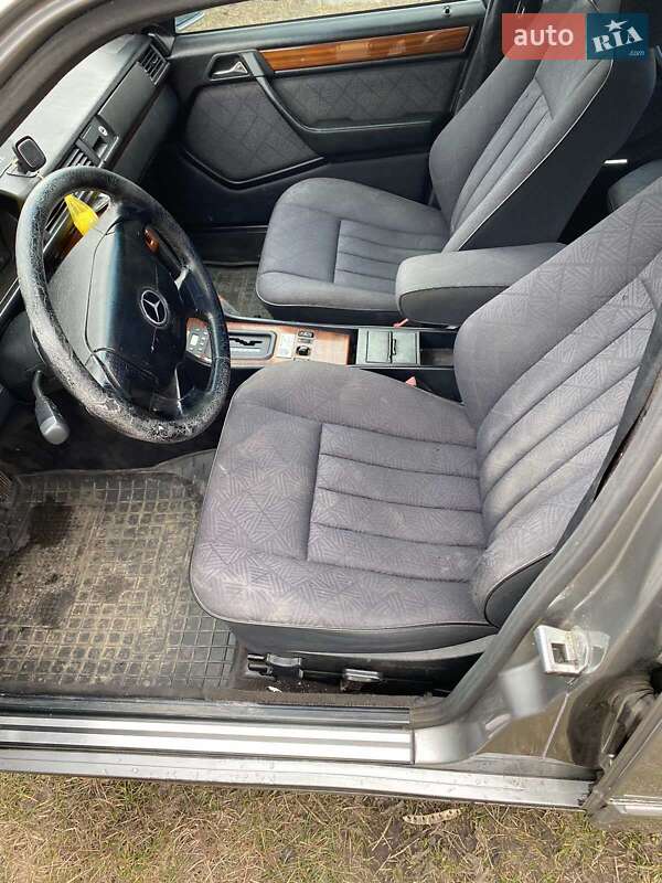 Седан Mercedes-Benz E-Class 1994 в Фастове