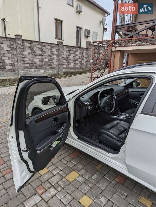 Універсал Mercedes-Benz E-Class 2011 в Рівному