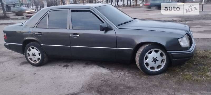 Седан Mercedes-Benz E-Class 1994 в Житомирі
