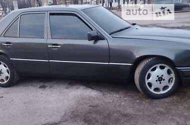 Седан Mercedes-Benz E-Class 1994 в Житомире