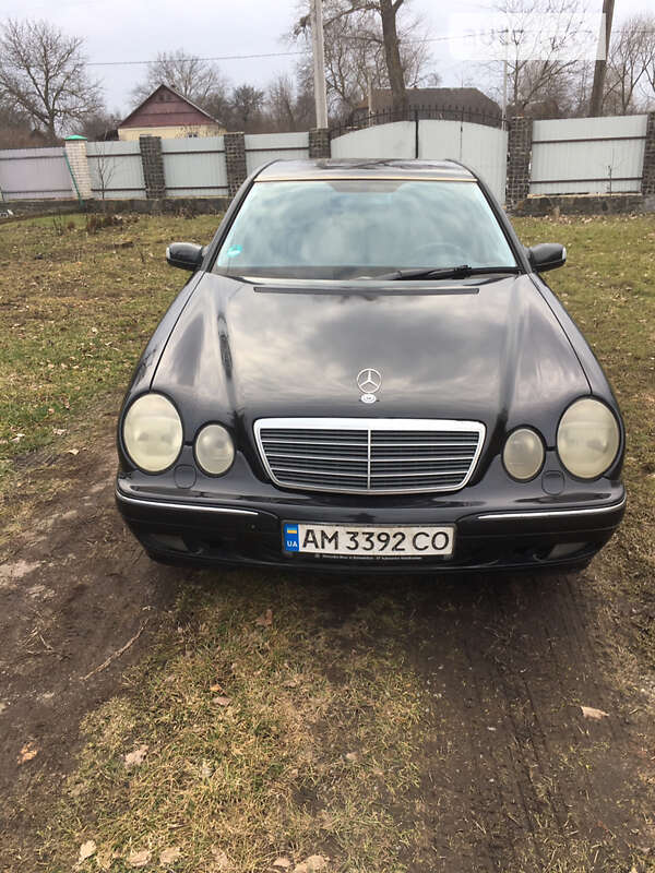 Седан Mercedes-Benz E-Class 2002 в Житомирі