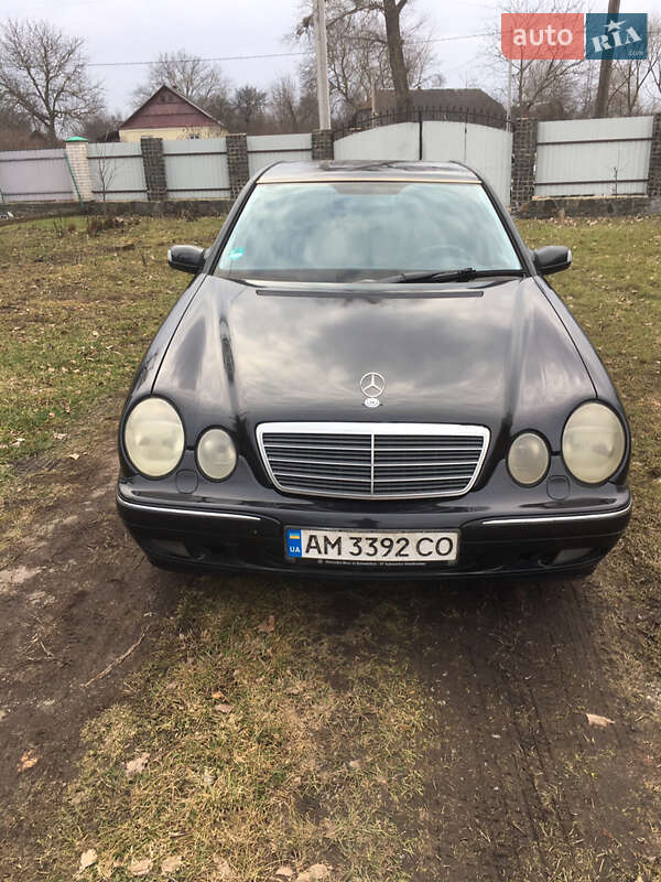 Седан Mercedes-Benz E-Class 2002 в Житомире