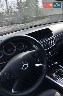 Седан Mercedes-Benz E-Class 2011 в Тернополе