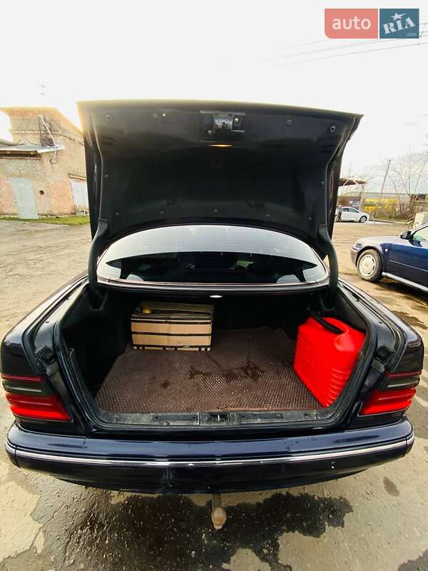 Седан Mercedes-Benz E-Class 1999 в Золочеве