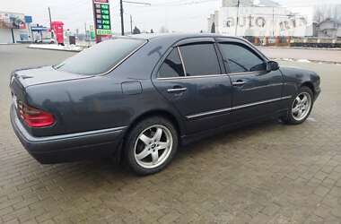 Седан Mercedes-Benz E-Class 2000 в Житомирі