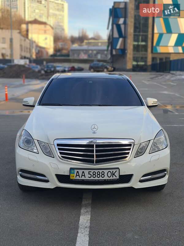 Mercedes-Benz E-Class 2011