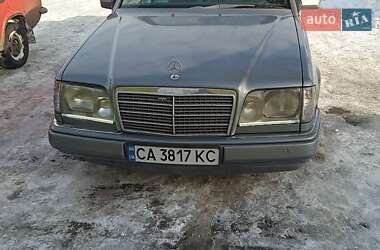 Седан Mercedes-Benz E-Class 1989 в 