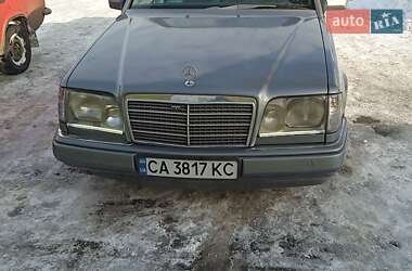 Седан Mercedes-Benz E-Class 1989 в Корсунь-Шевченківському