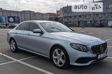 Седан Mercedes-Benz E-Class 2016 в Киеве