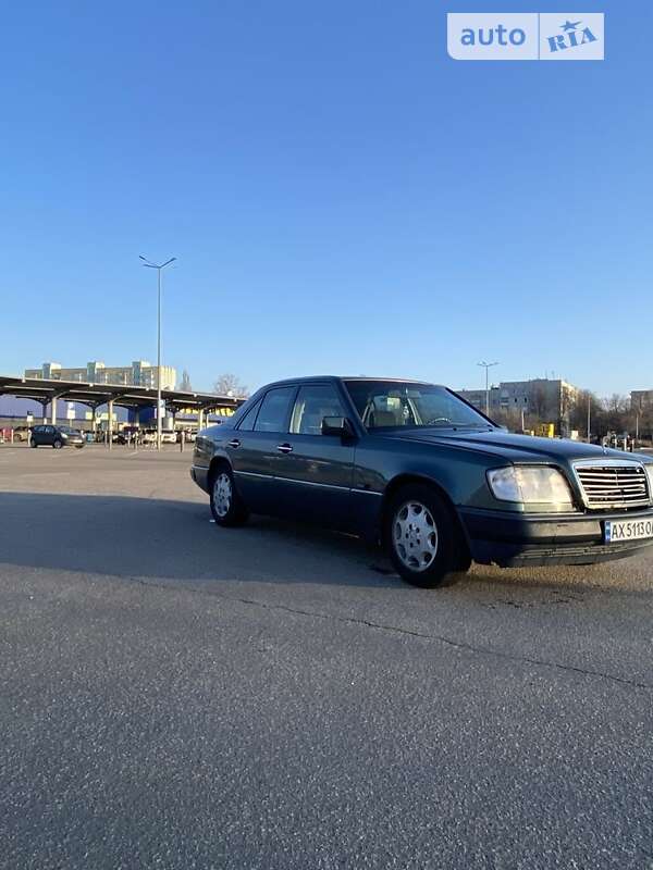 Седан Mercedes-Benz E-Class 1994 в Харькове