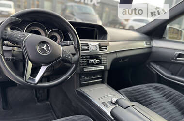 Седан Mercedes-Benz E-Class 2013 в Чернівцях