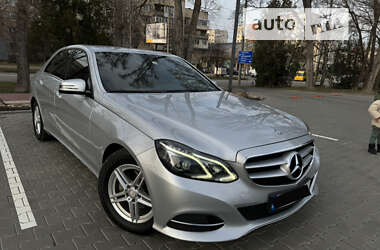 Седан Mercedes-Benz E-Class 2013 в Чернівцях