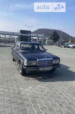 Седан Mercedes-Benz E-Class 1980 в Мукачево