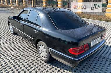 Седан Mercedes-Benz E-Class 1995 в 