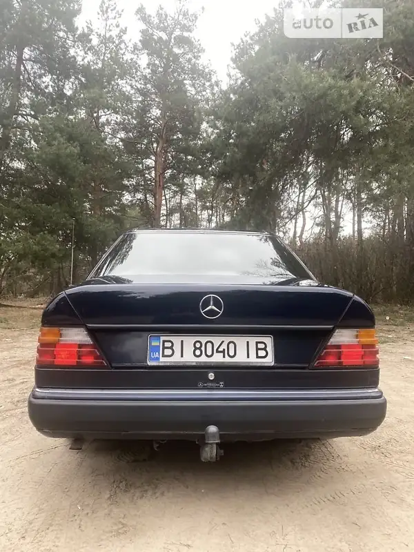 Mercedes-Benz E-Class 1993