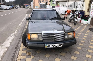 Седан Mercedes-Benz E-Class 1989 в Тячеві