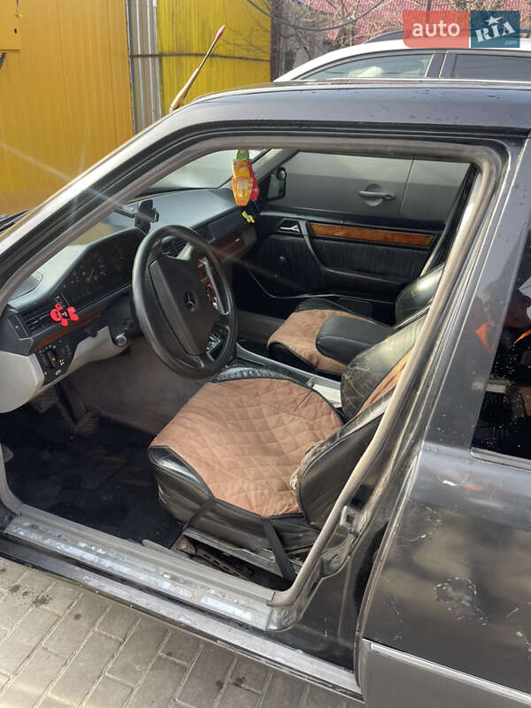 Седан Mercedes-Benz E-Class 1992 в Камне-Каширском