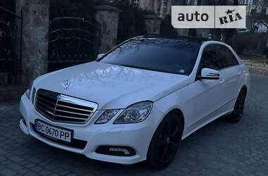 Седан Mercedes-Benz E-Class 2010 в Львове