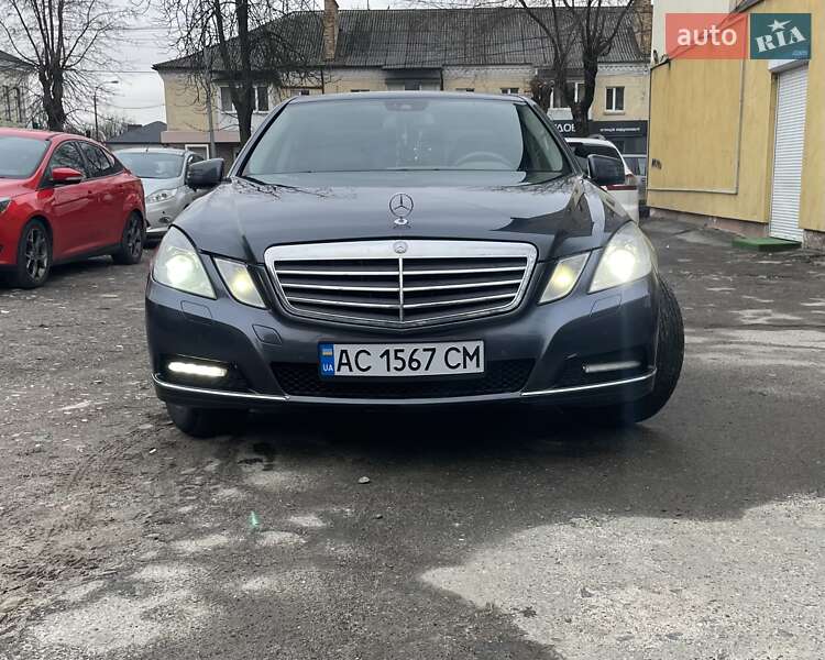 Седан Mercedes-Benz E-Class 2011 в Луцьку