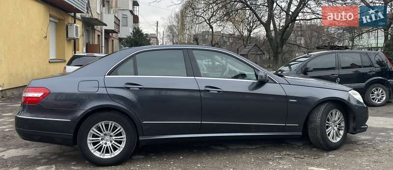 Седан Mercedes-Benz E-Class 2011 в Луцьку
