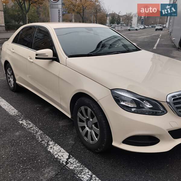 Седан Mercedes-Benz E-Class 2014 в Львове