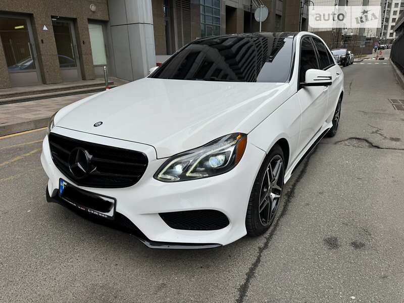 Седан Mercedes-Benz E-Class 2015 в Киеве