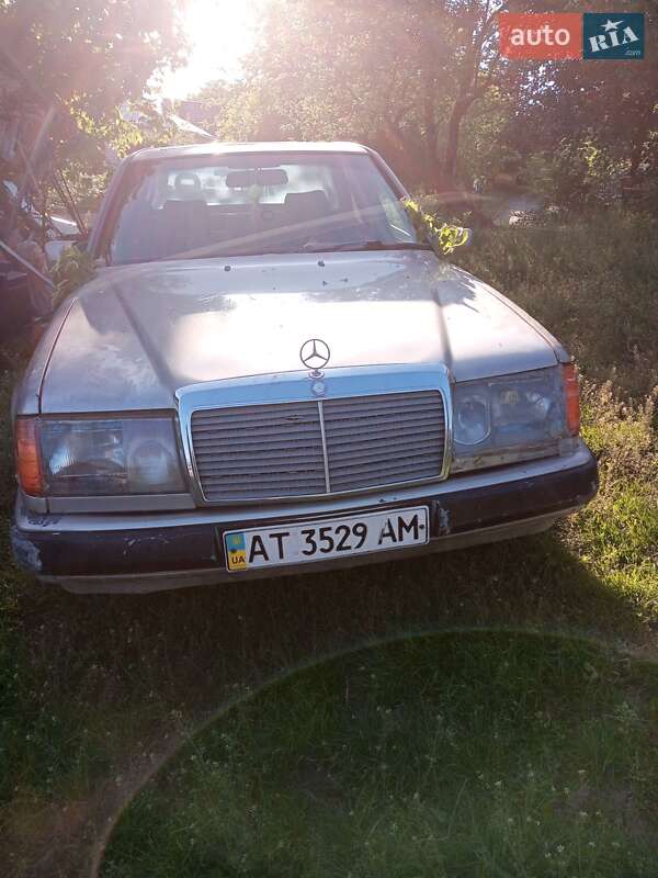 Седан Mercedes-Benz E-Class 1985 в Івано-Франківську