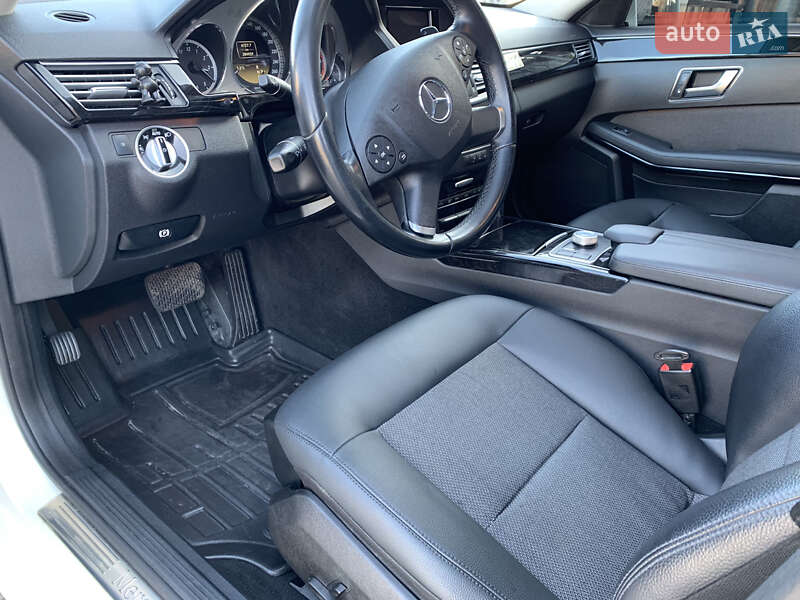 Седан Mercedes-Benz E-Class 2011 в Софиевской Борщаговке