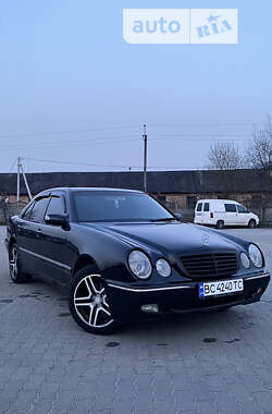 Седан Mercedes-Benz E-Class 2000 в Городку