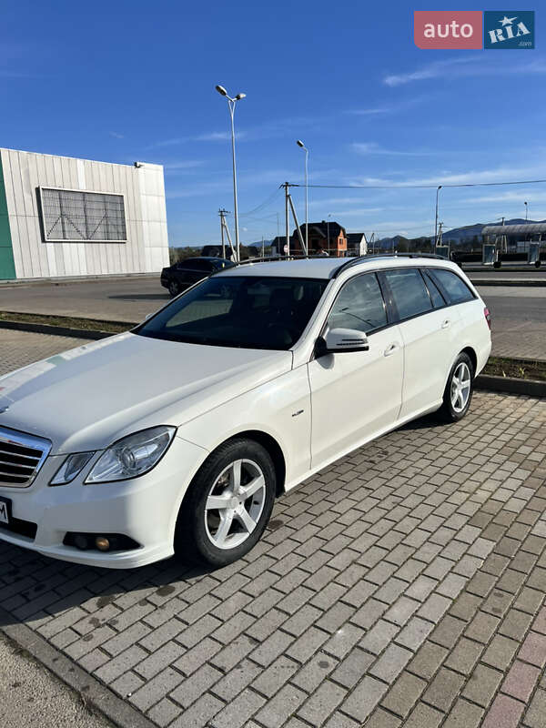 Универсал Mercedes-Benz E-Class 2010 в Киеве