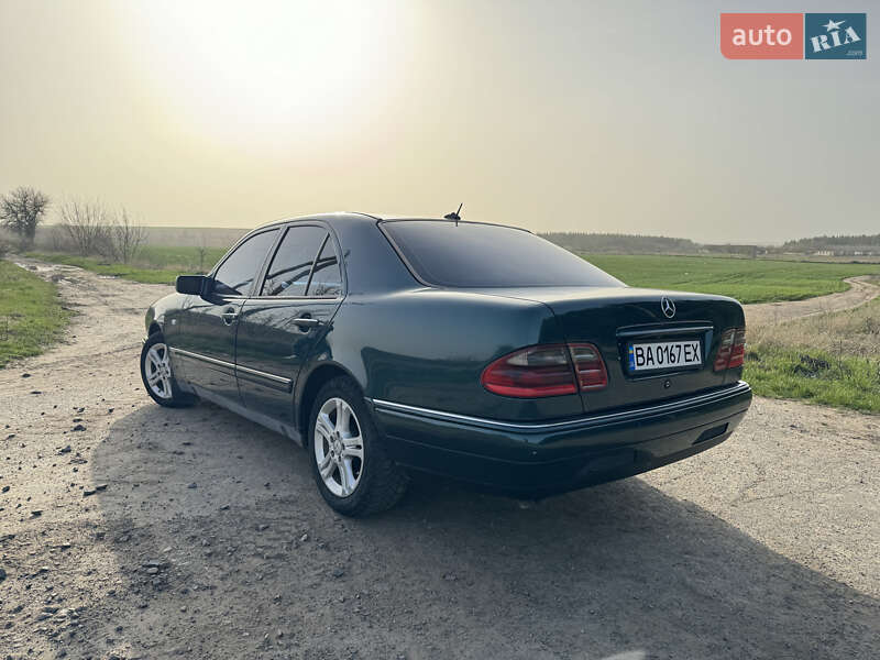Седан Mercedes-Benz E-Class 1997 в Гайвороне