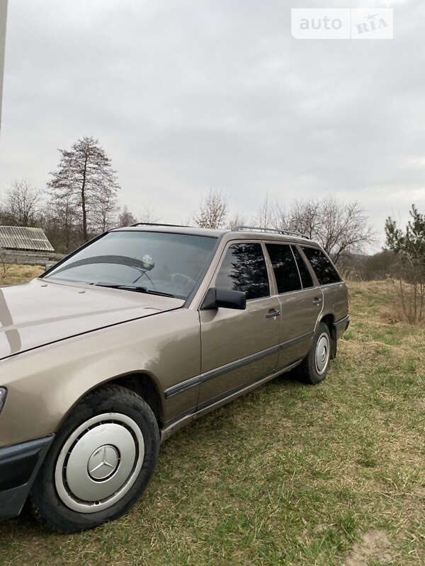 Универсал Mercedes-Benz E-Class 1988 в Львове