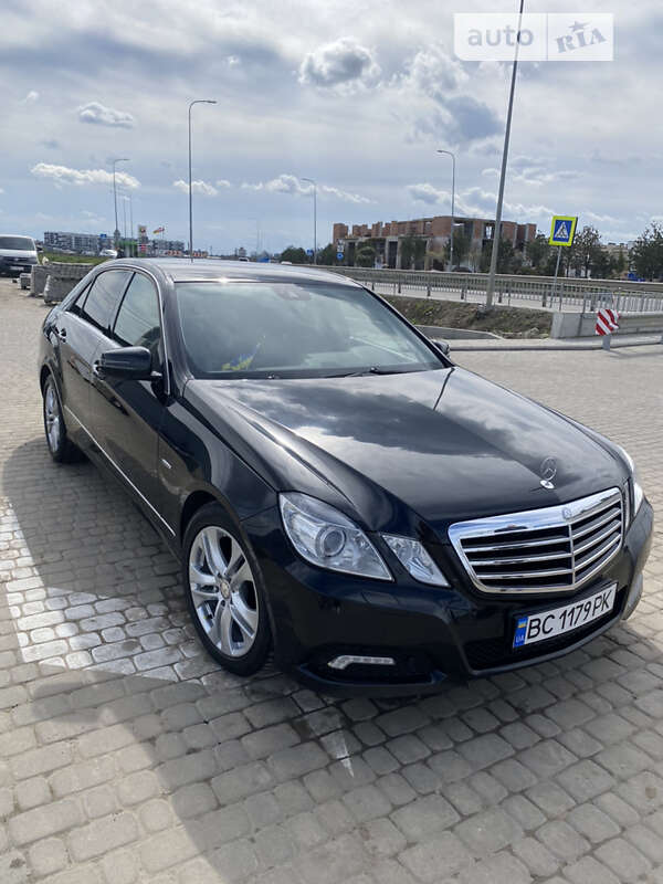 Седан Mercedes-Benz E-Class 2010 в Львове