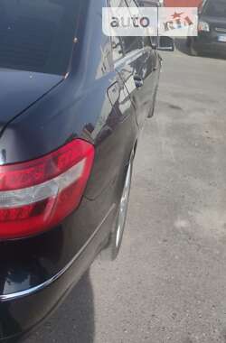 Седан Mercedes-Benz E-Class 2010 в Хмельницькому