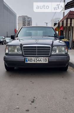 Седан Mercedes-Benz E-Class 1994 в Одессе