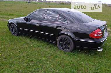 Седан Mercedes-Benz E-Class 2004 в 