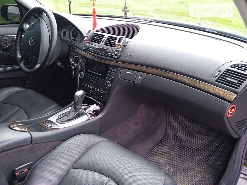 Седан Mercedes-Benz E-Class 2004 в Львове