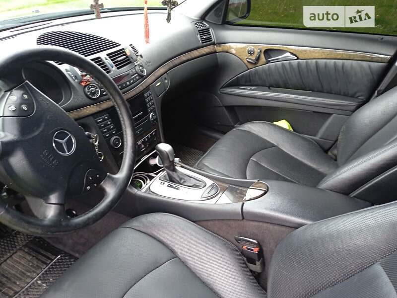 Седан Mercedes-Benz E-Class 2004 в Львове