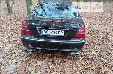 Седан Mercedes-Benz E-Class 2004 в 