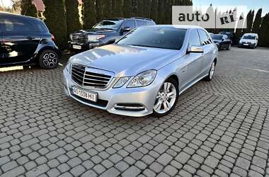 Седан Mercedes-Benz E-Class 2011 в Иршаве