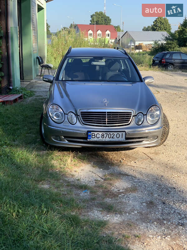 Універсал Mercedes-Benz E-Class 2004 в Яворові