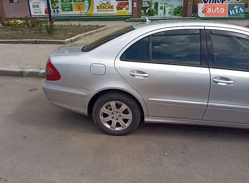 Седан Mercedes-Benz E-Class 2006 в Нововолынске