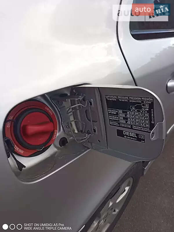 Седан Mercedes-Benz E-Class 2006 в Нововолынске