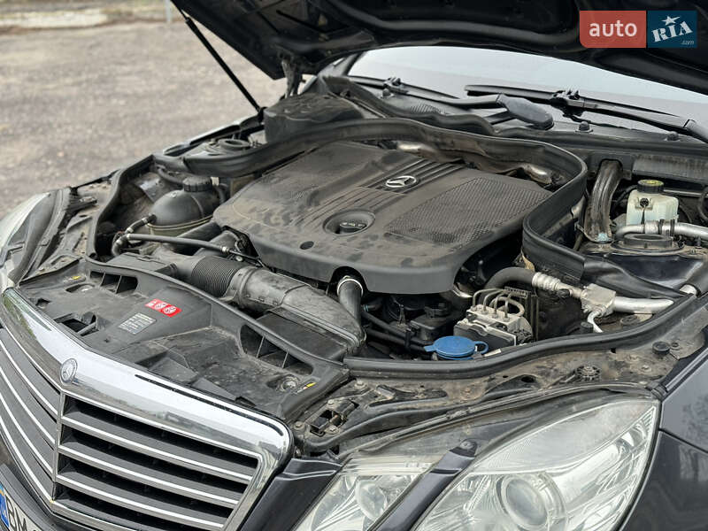 Седан Mercedes-Benz E-Class 2011 в Ромнах
