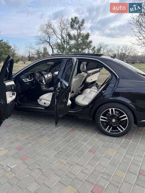 Седан Mercedes-Benz E-Class 2013 в Измаиле