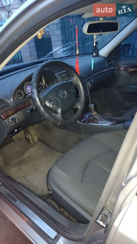 Седан Mercedes-Benz E-Class 2004 в Андрушевке