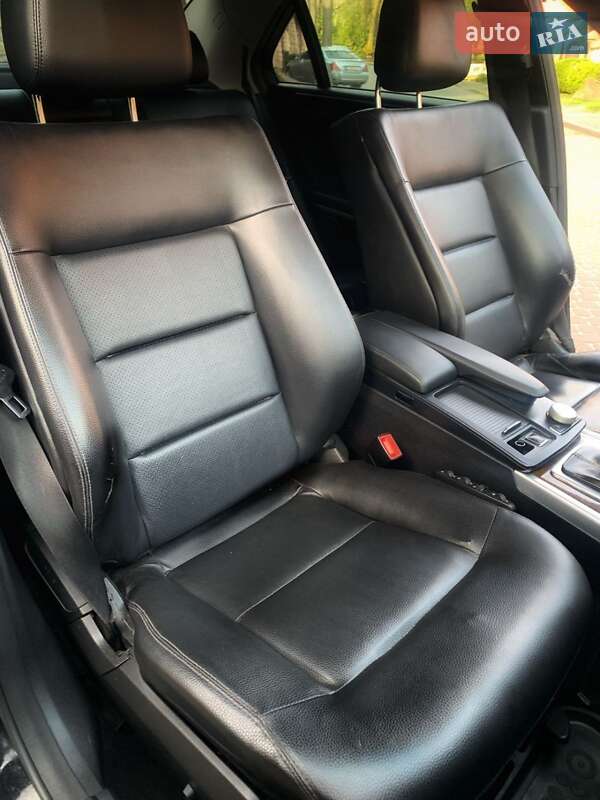 Седан Mercedes-Benz E-Class 2011 в Львове
