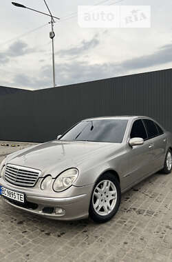 Седан Mercedes-Benz E-Class 2004 в Львове