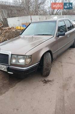 Седан Mercedes-Benz E-Class 1988 в Киеве