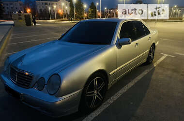 Седан Mercedes-Benz E-Class 2000 в Краматорске